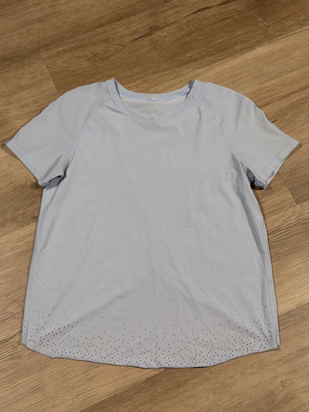 Lululemon Quick Pace Short Sleeve Top Womens Size 6 Light Blue Split Back